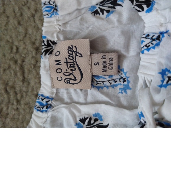 COMO VINTAGE BLUE & WHITE FLOWY SHIRT - SIZE S - Picture 2 of 4